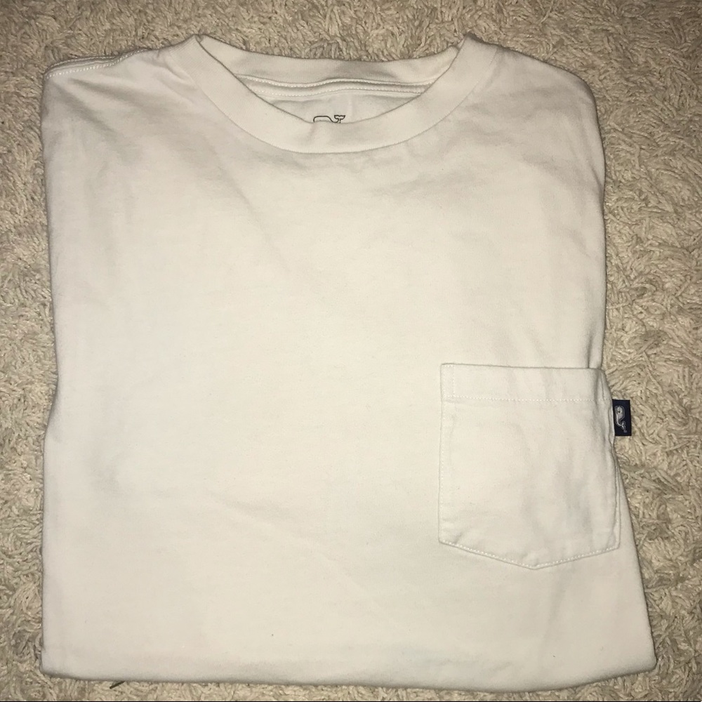 men’s white vineyard vine tee